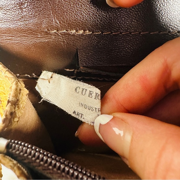 Vintage Python Shoulder Bag with Genuine Snakeskin and Flap Turnlock - Picture 7 of 16